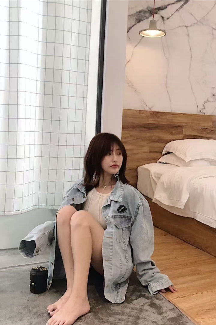 热辣短发御姐合子