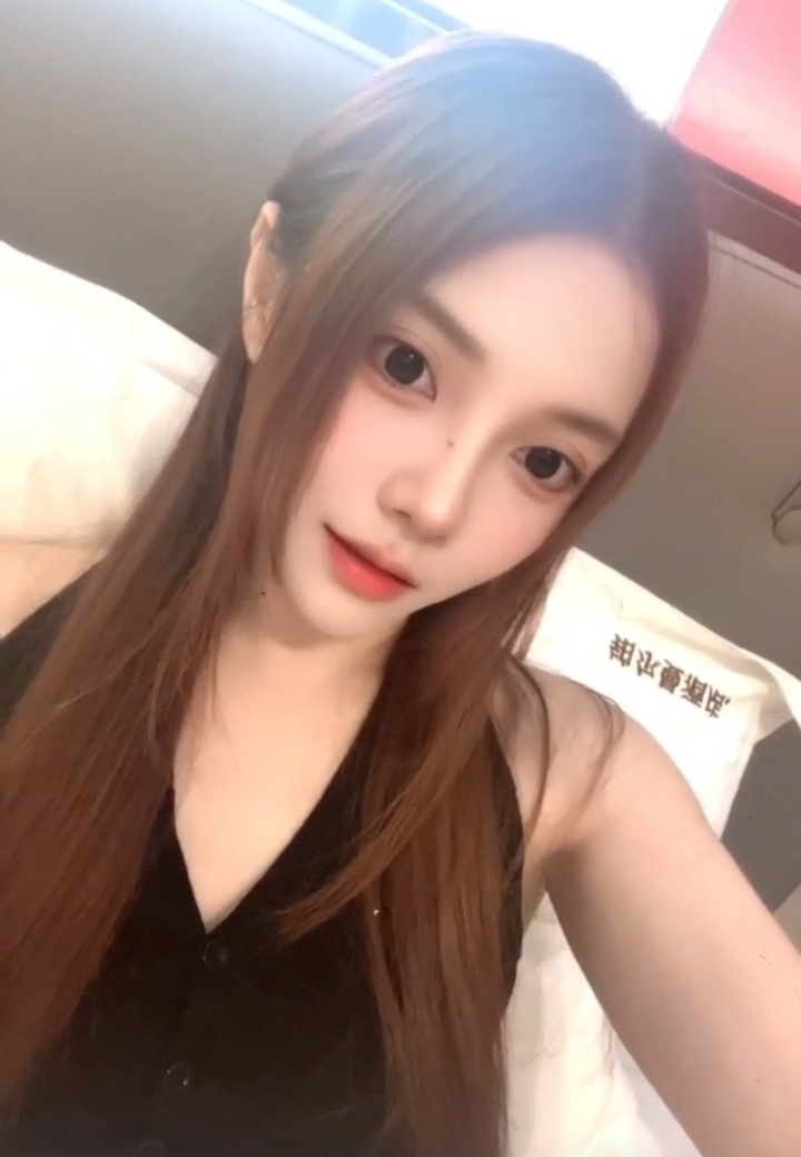 岳麓白嫩甜妹小玛丽