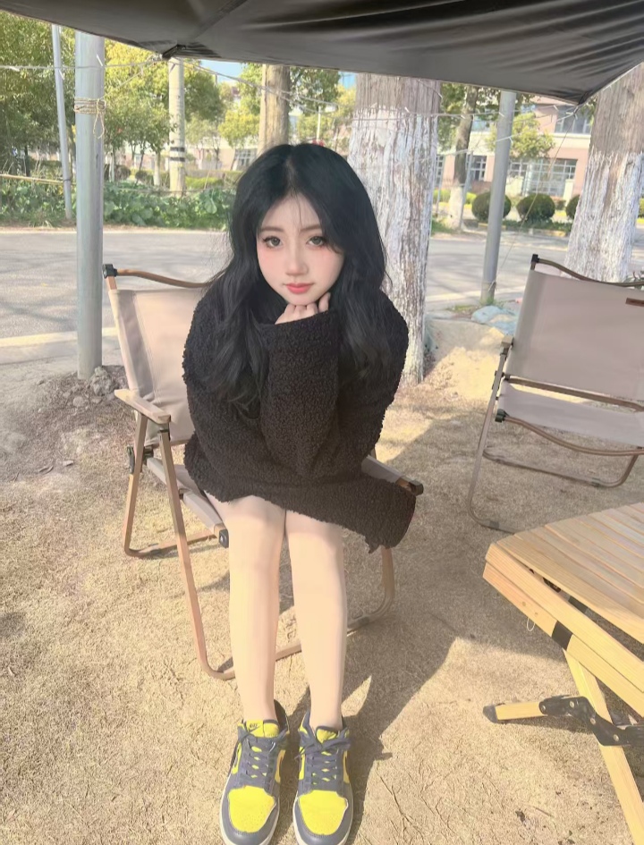 宝安白嫩兼职甜妹小霞