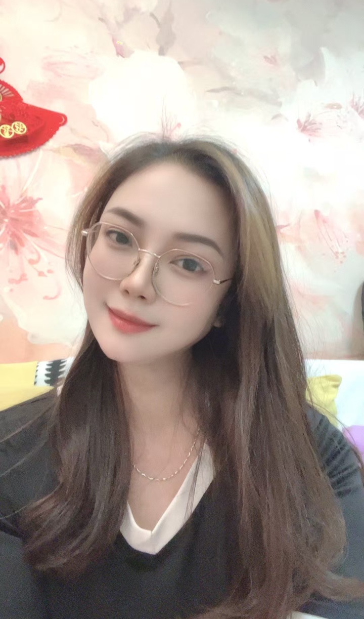 市北美乳眼镜御姐馨儿