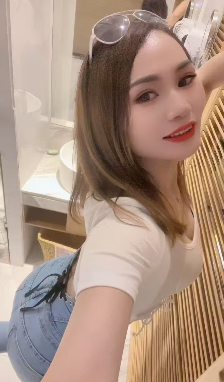 大奶欲女安安可双飞