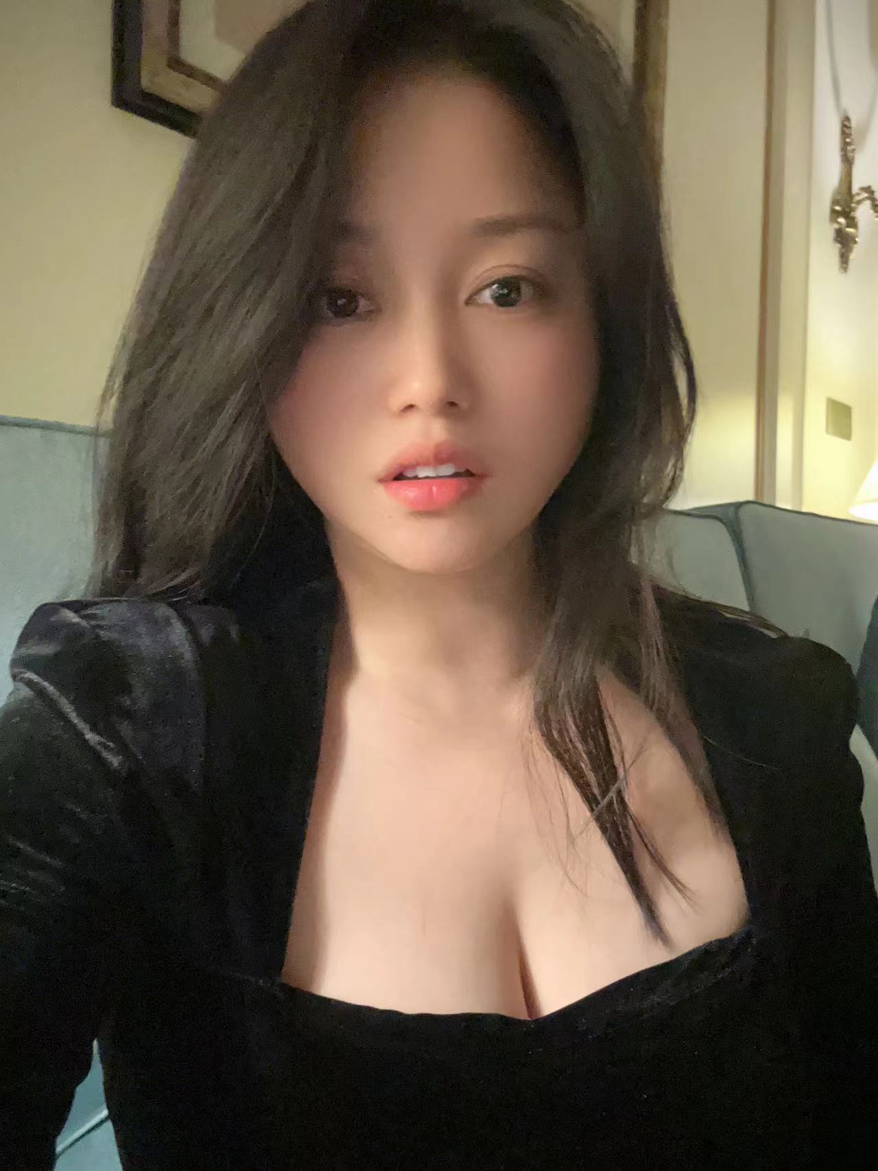 武汉大胸小姐姐