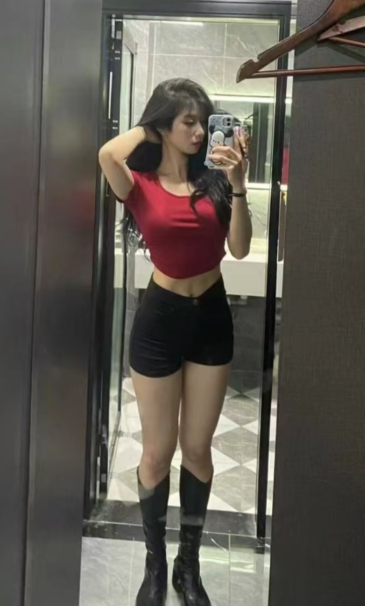 极品身材美妞草莓