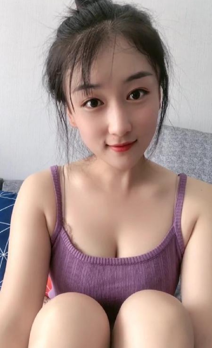 女友白嫩萌萌老师