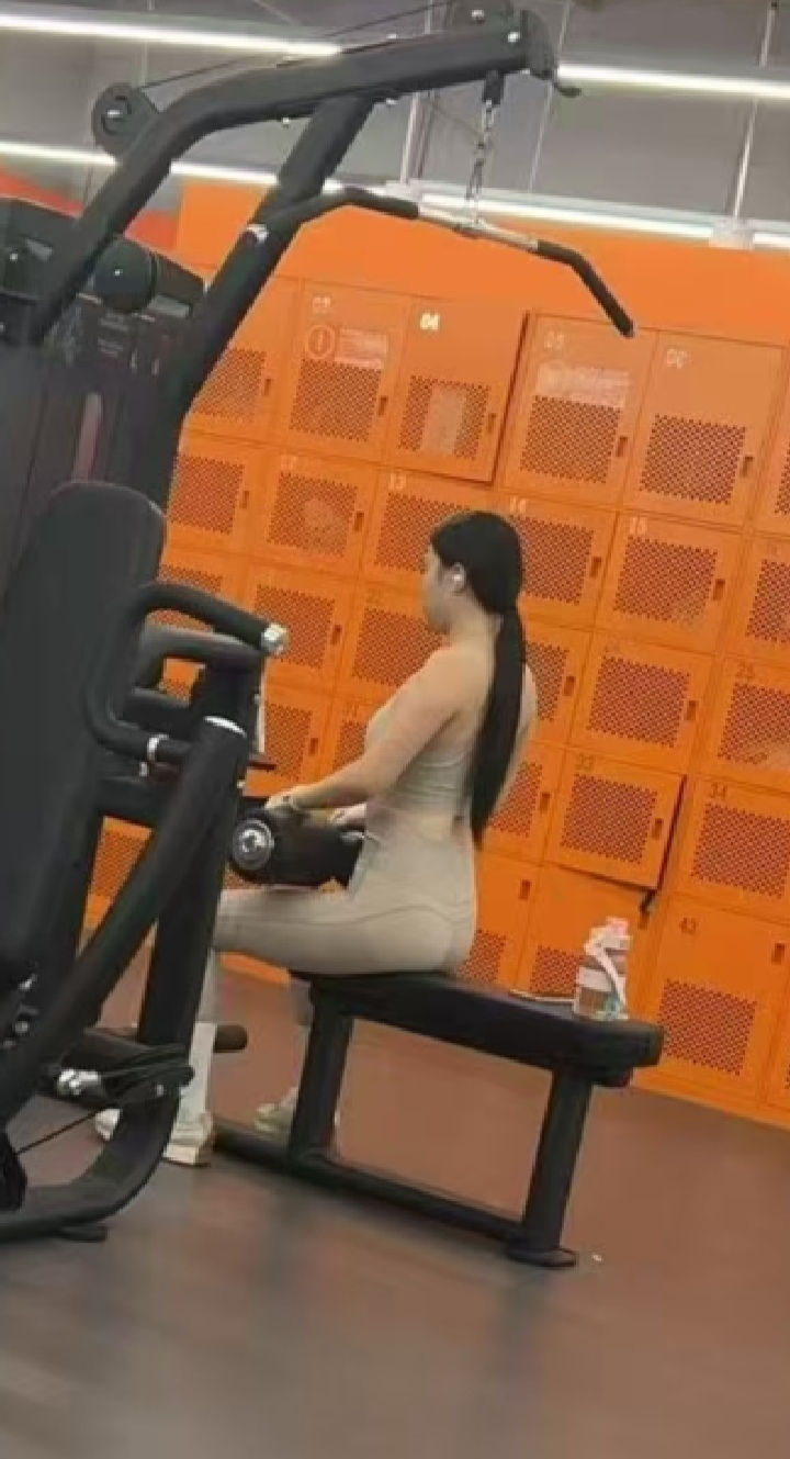 东湖健身小女友菲儿