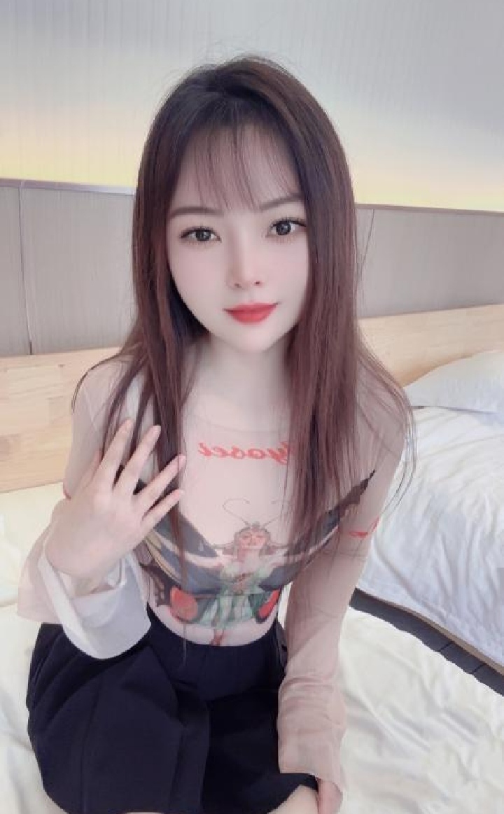 越秀榨汁御姐西西