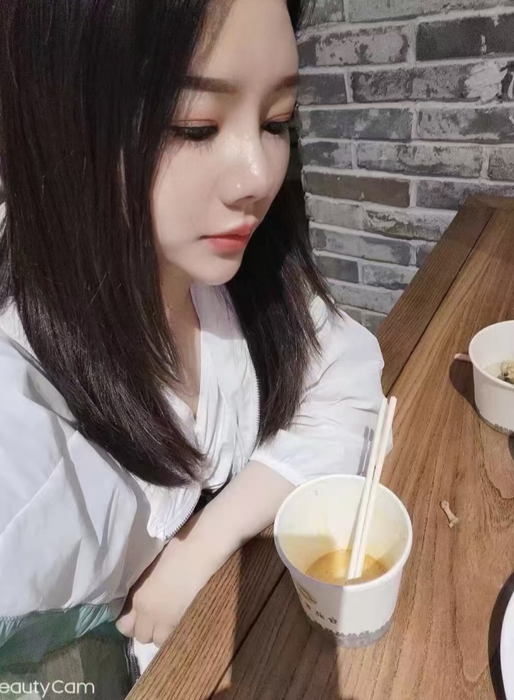 兼职辣妹超甜小布丁