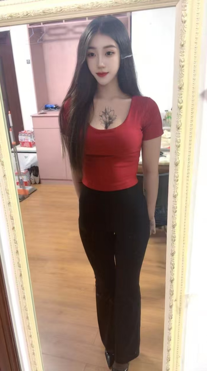 白嫩丰润美娇娘娜娜