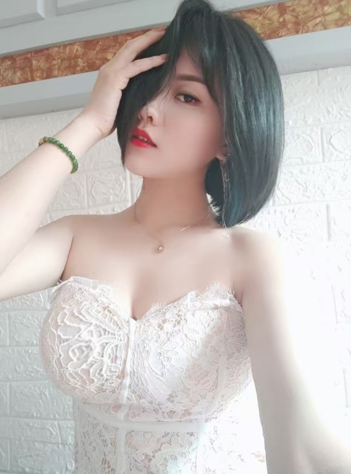 徐汇美乳短发嫩妹婷婷