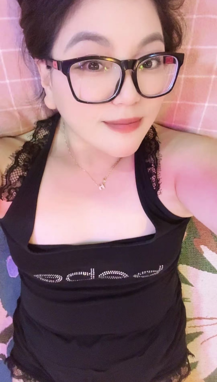 东河美艳御姐微微