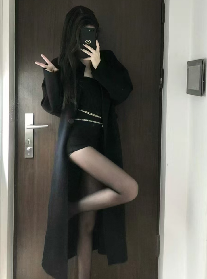 港闸黑丝美腿娜娜