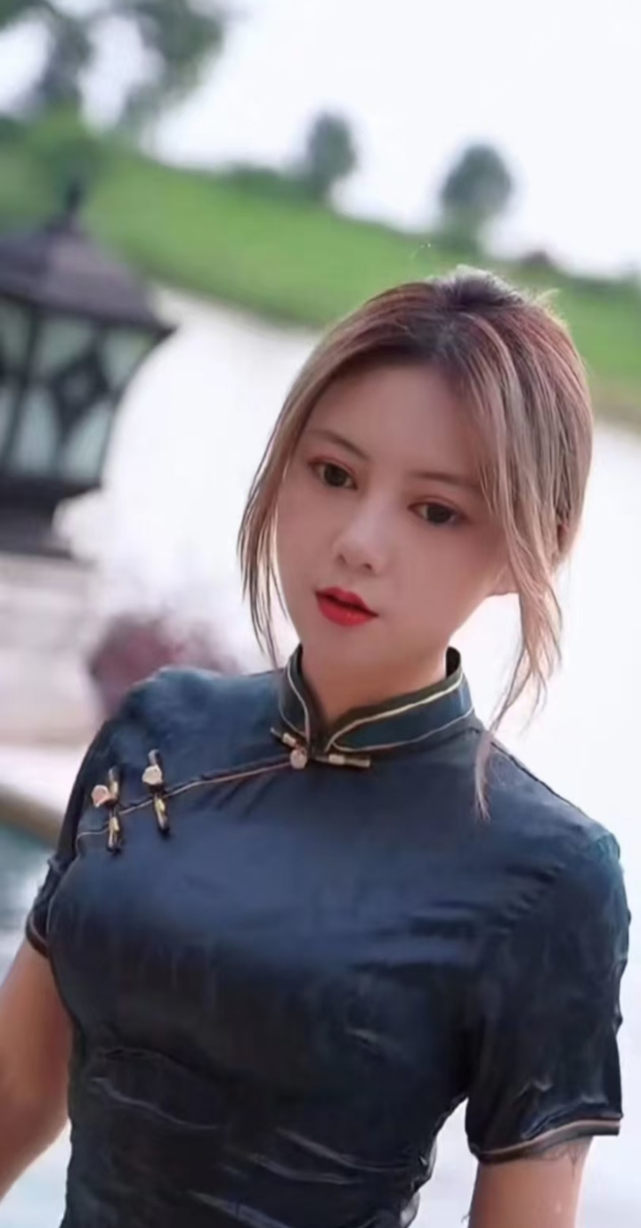 泰山美艳丰满小姐姐