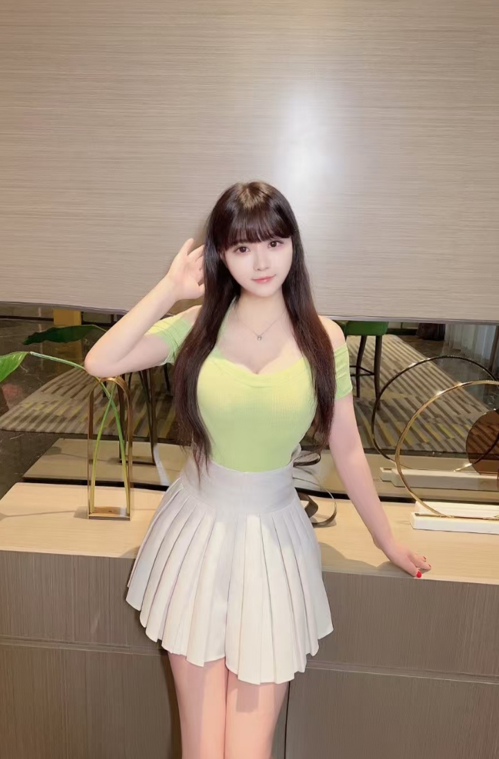 南山大白奶辣妹菲菲