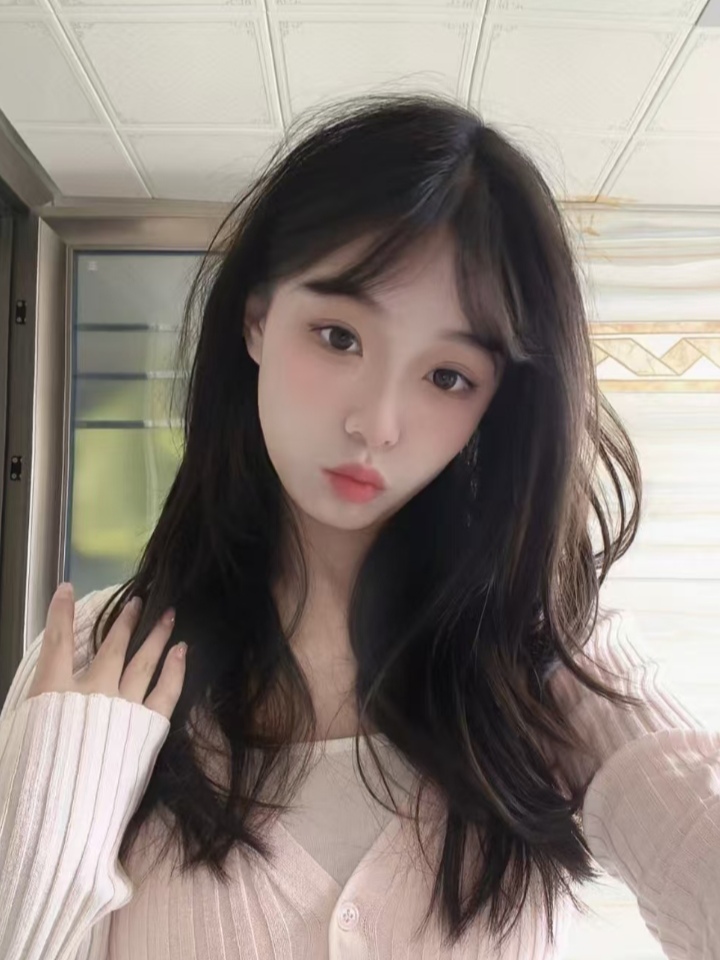 白嫩丰润小女友鱼鱼