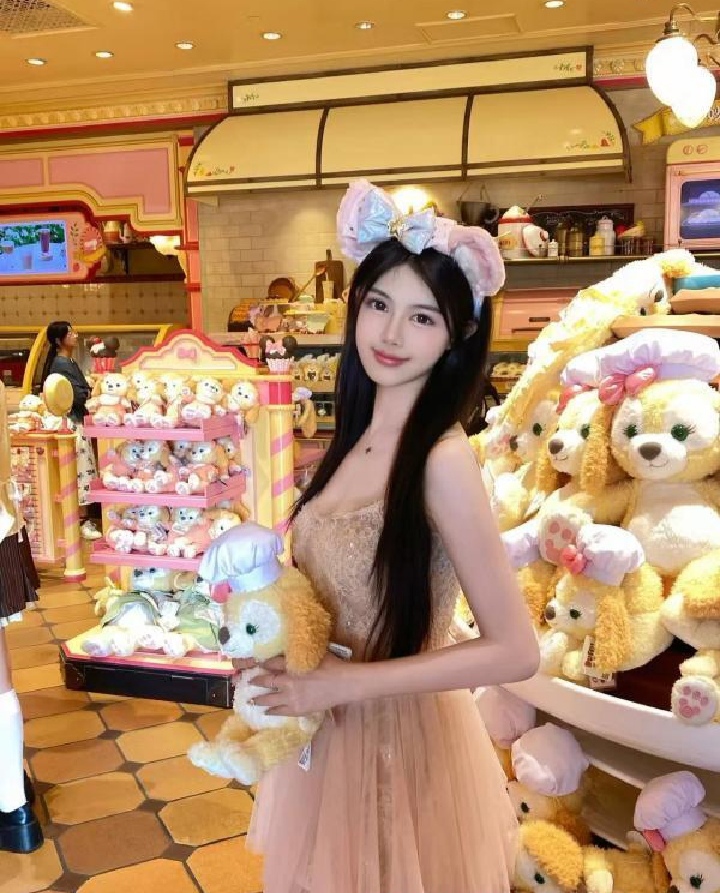 天心兼职模特小依