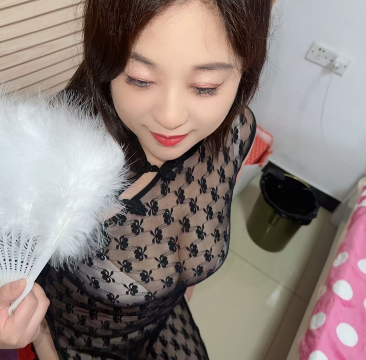 热辣丰满小少妇珍惜