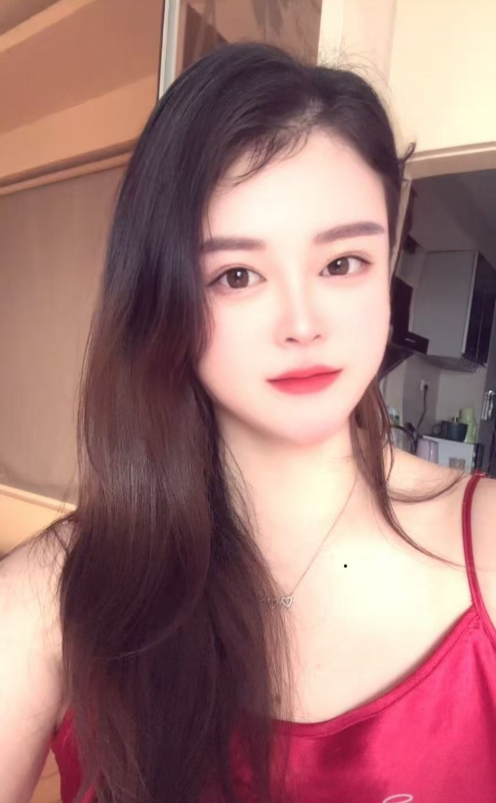 明目皓齿大奶妹魅影