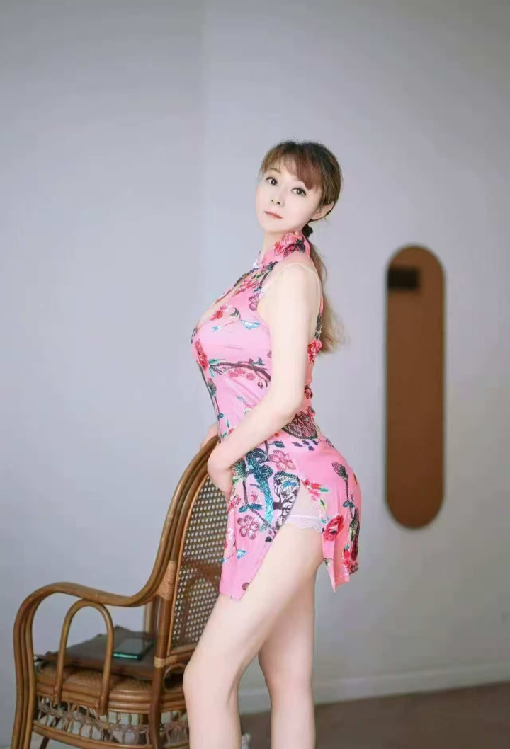 龙首原丰满情趣安娜