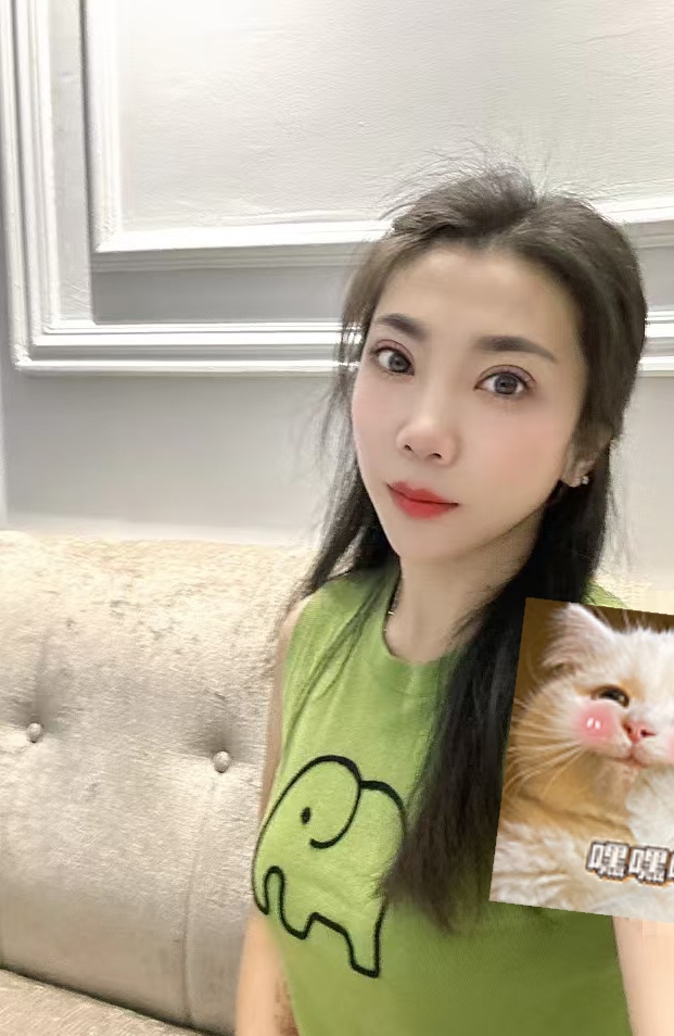 素颜蜜桃臀兼职小姐姐