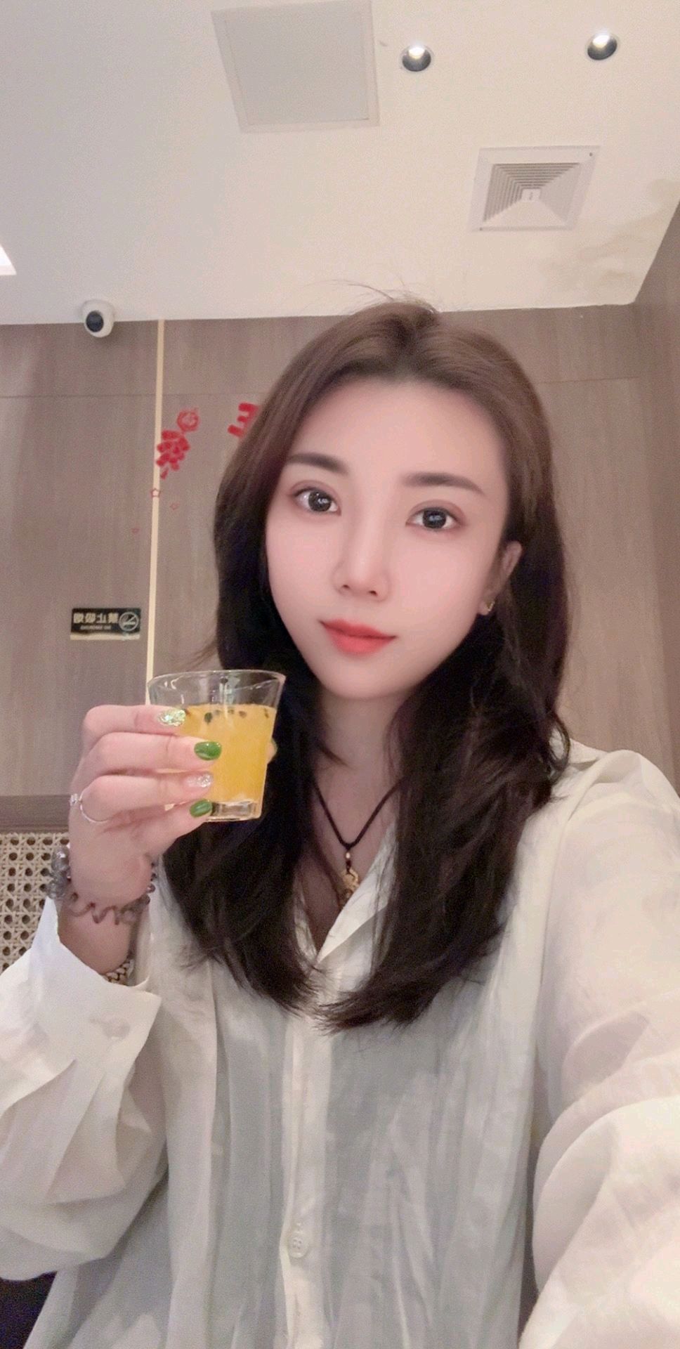 素颜蜜桃臀兼职小姐姐