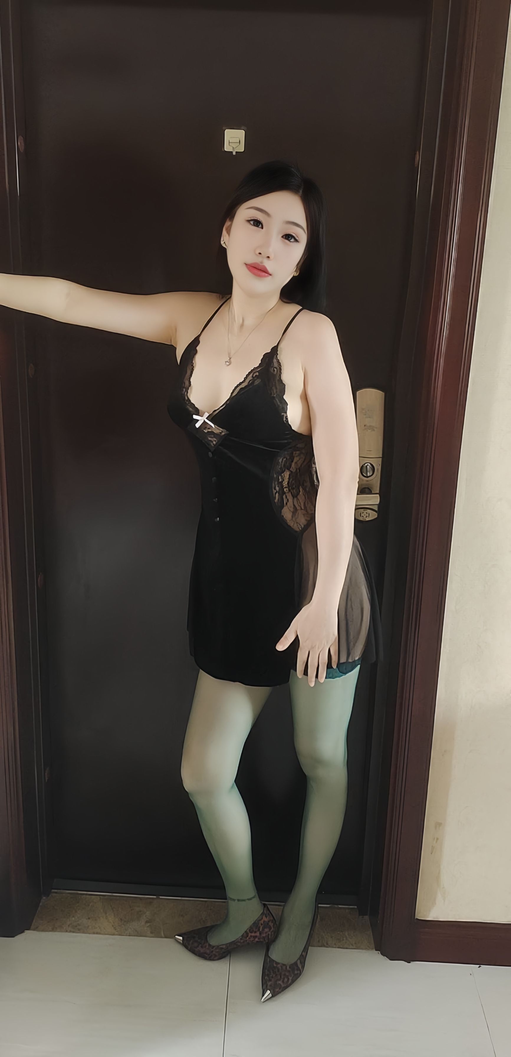 青岛风Sao丝袜熟女