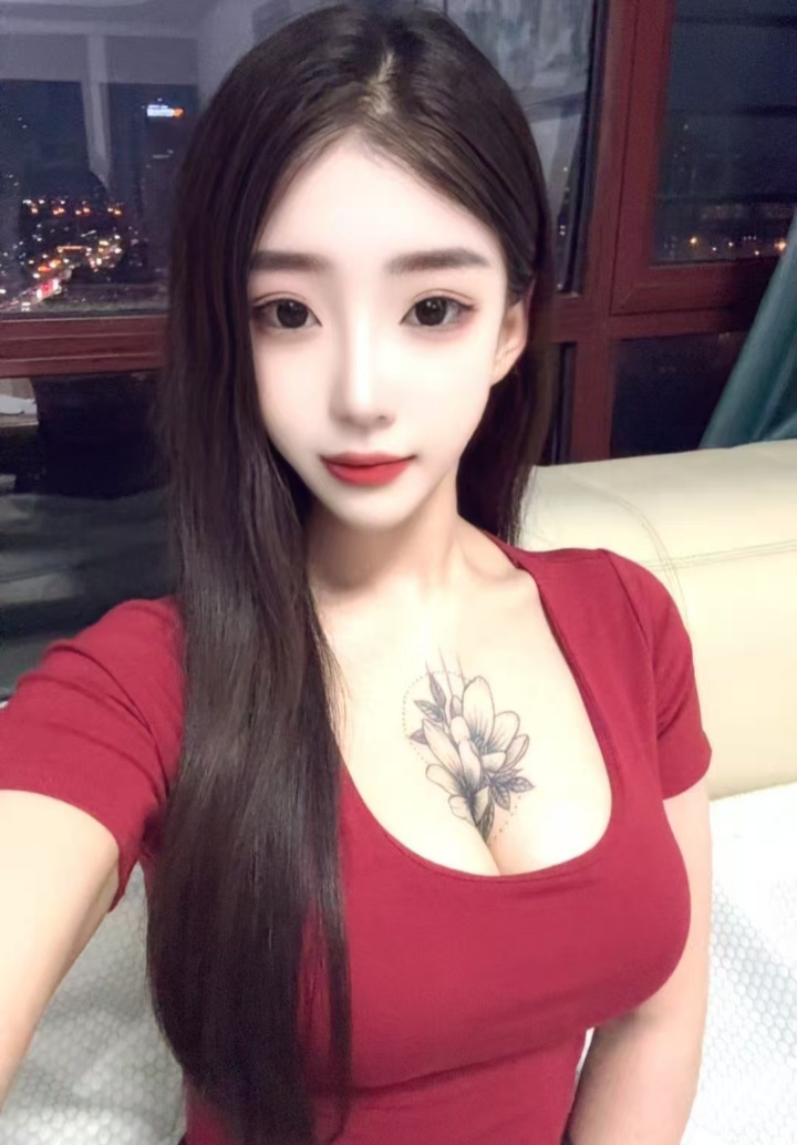 白嫩丰满美娇娘娜娜