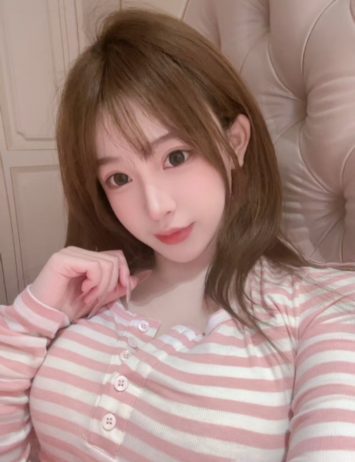 武昌美乳甜妹小辣椒