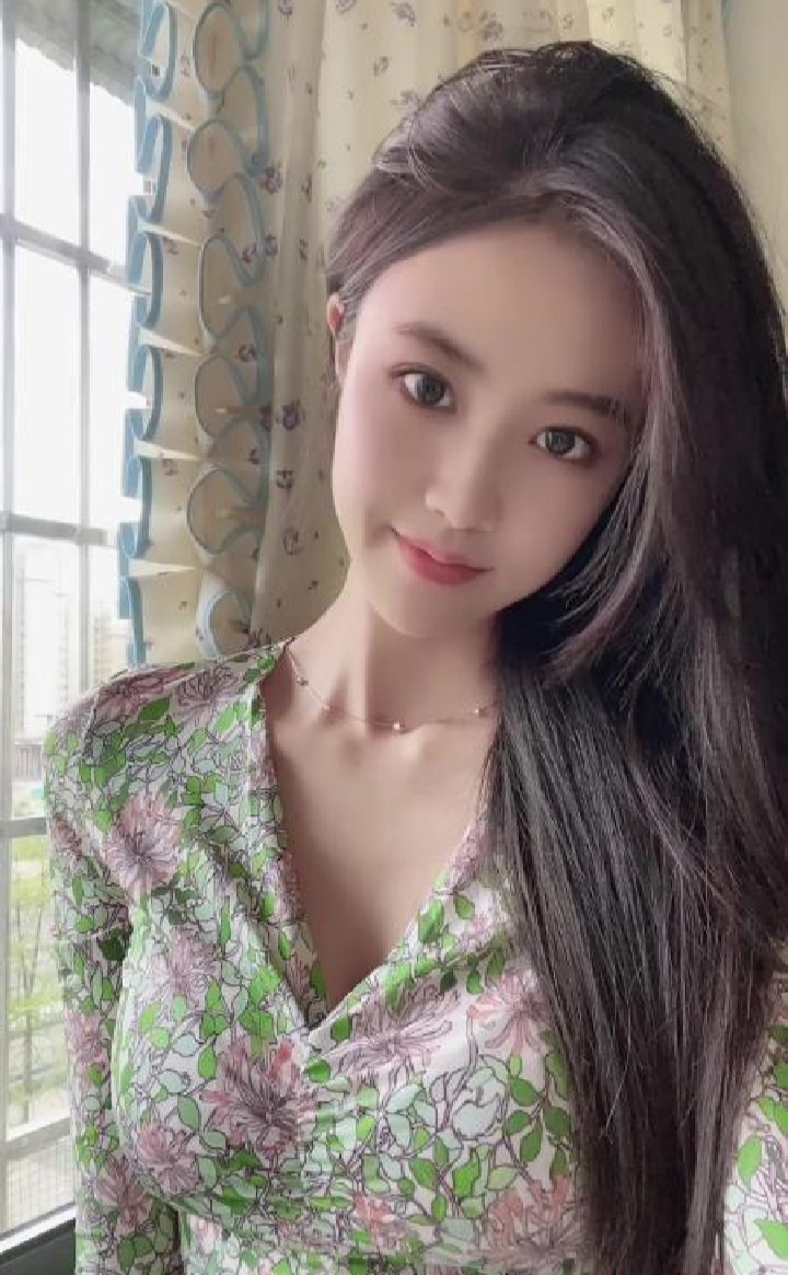 小店极品身材美妞瑶瑶