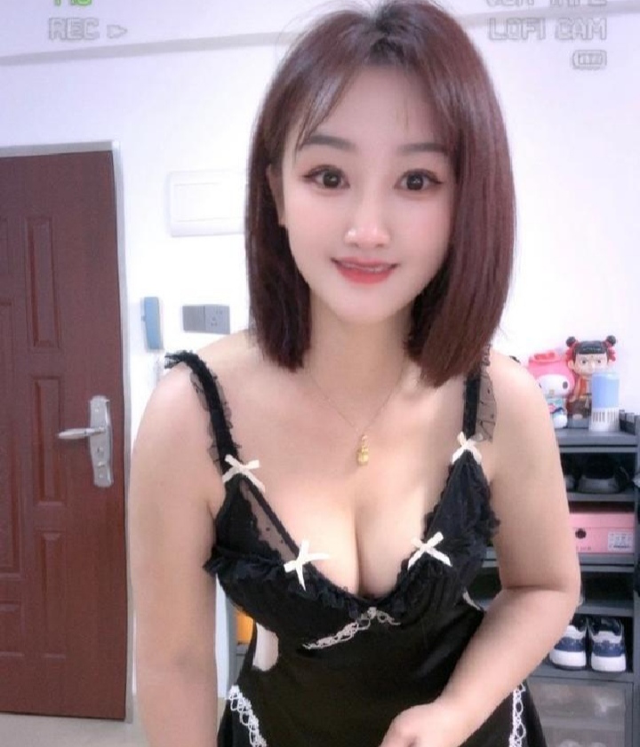 丰满情趣御姐娜娜