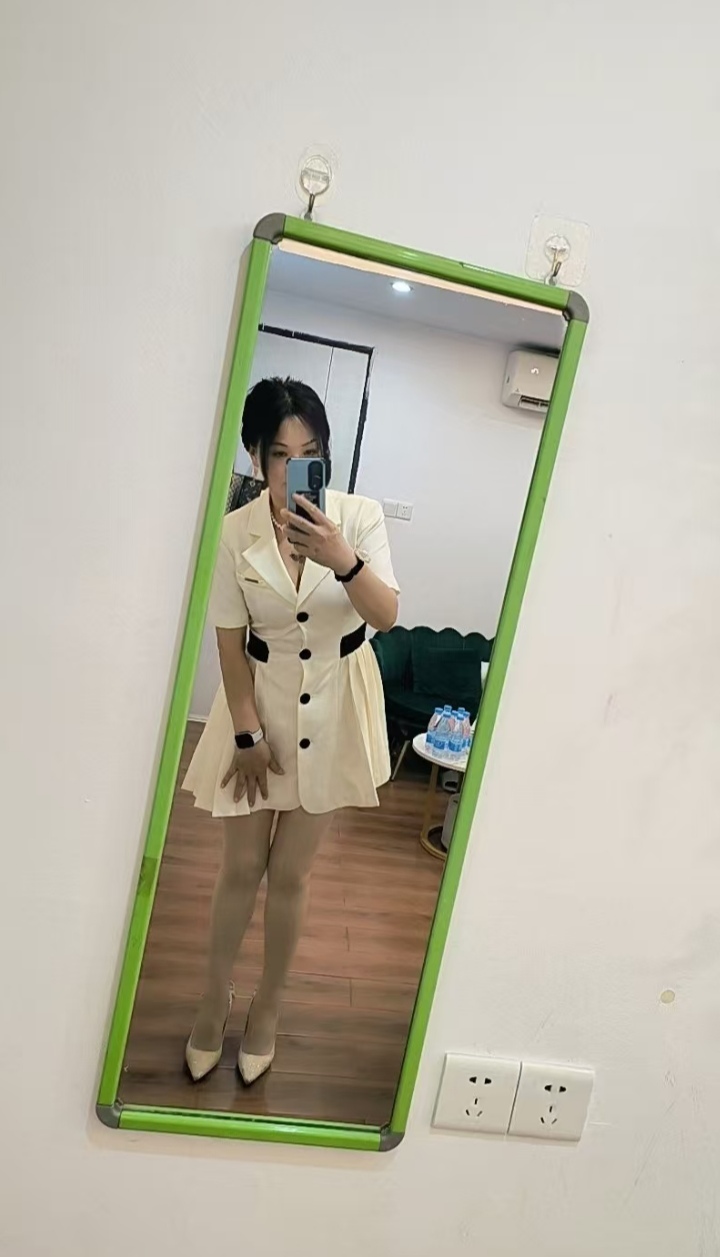 白云丰润情趣御姐颜颜