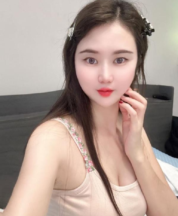 丰满性感小姐姐琪琪