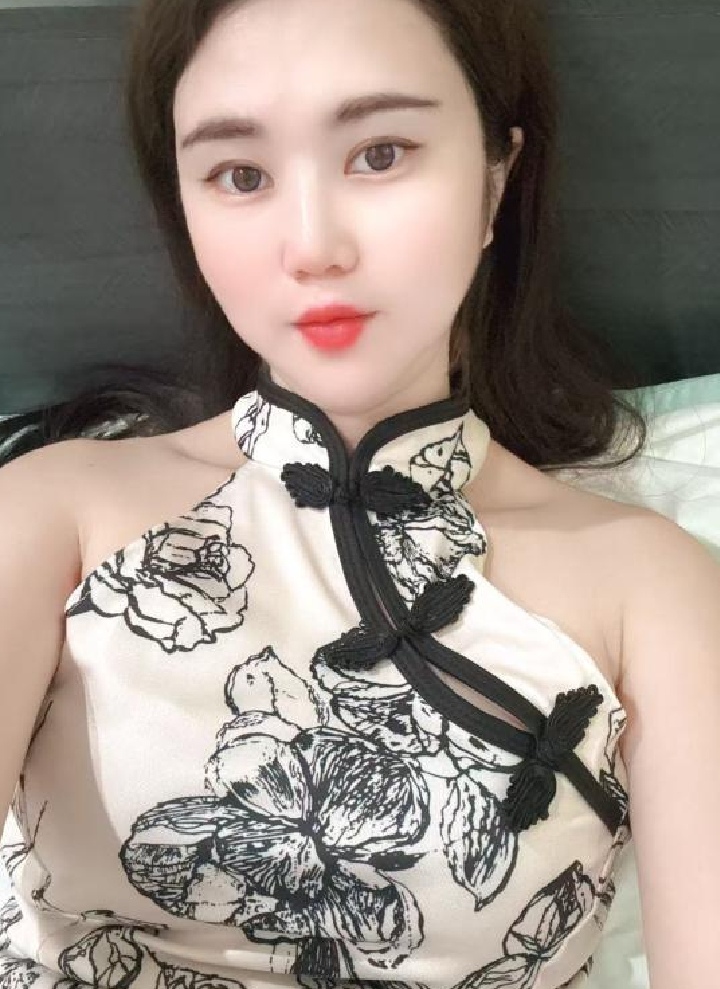 丰满性感小姐姐琪琪