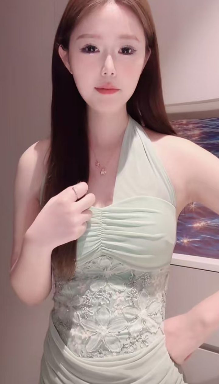 坂田白嫩辣妹果果