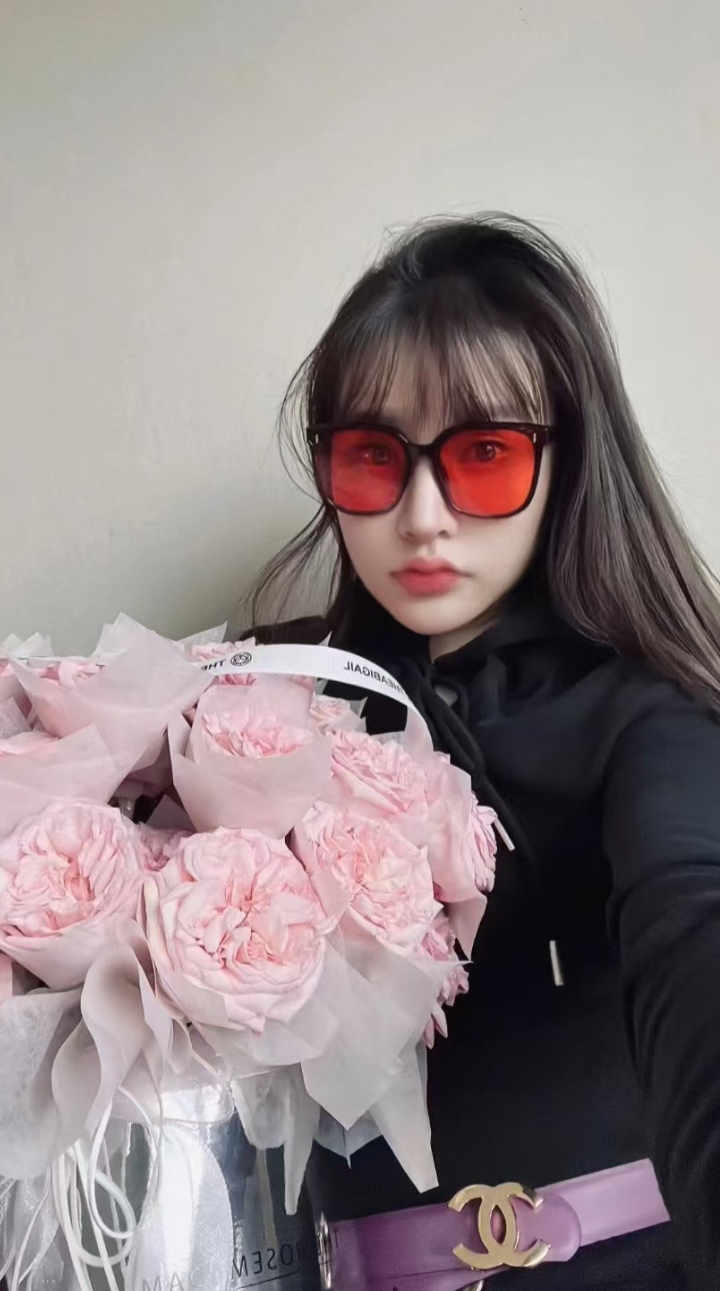 大坪白嫩辣妹小美