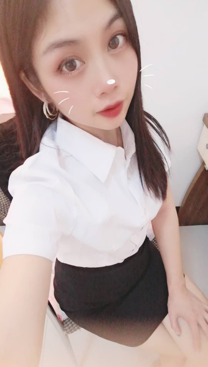 甜美兼职幼师小美