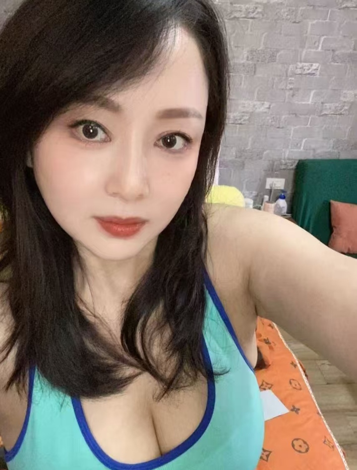 王家湾丰润少妇莨子