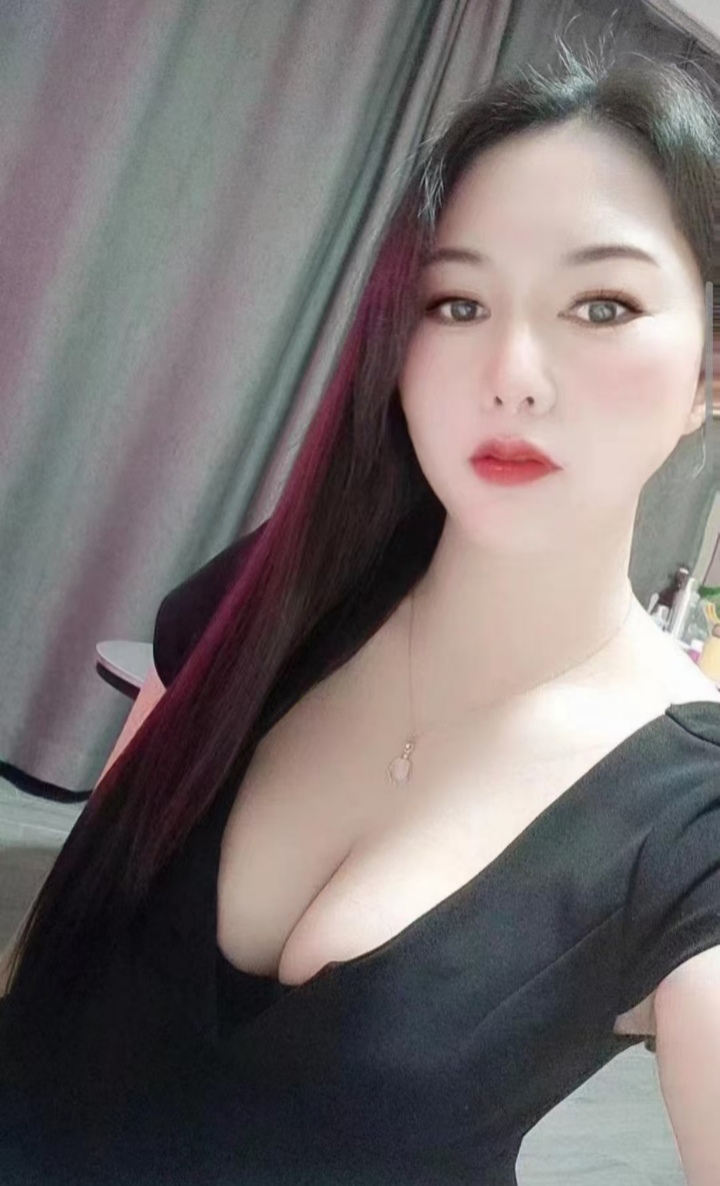 美艳丰润小少妇梦雪