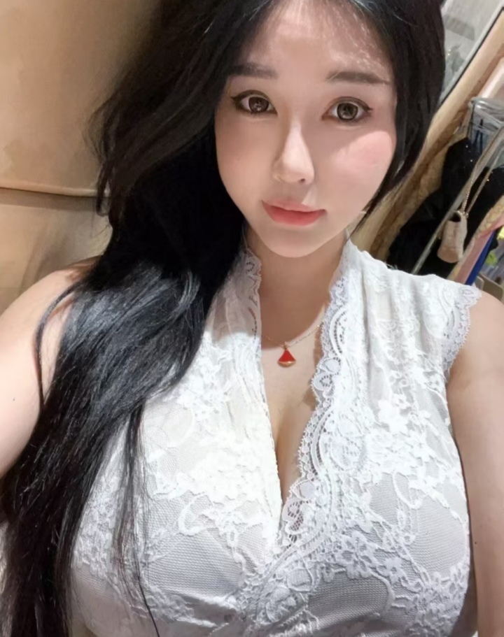 青年城美乳兰兰