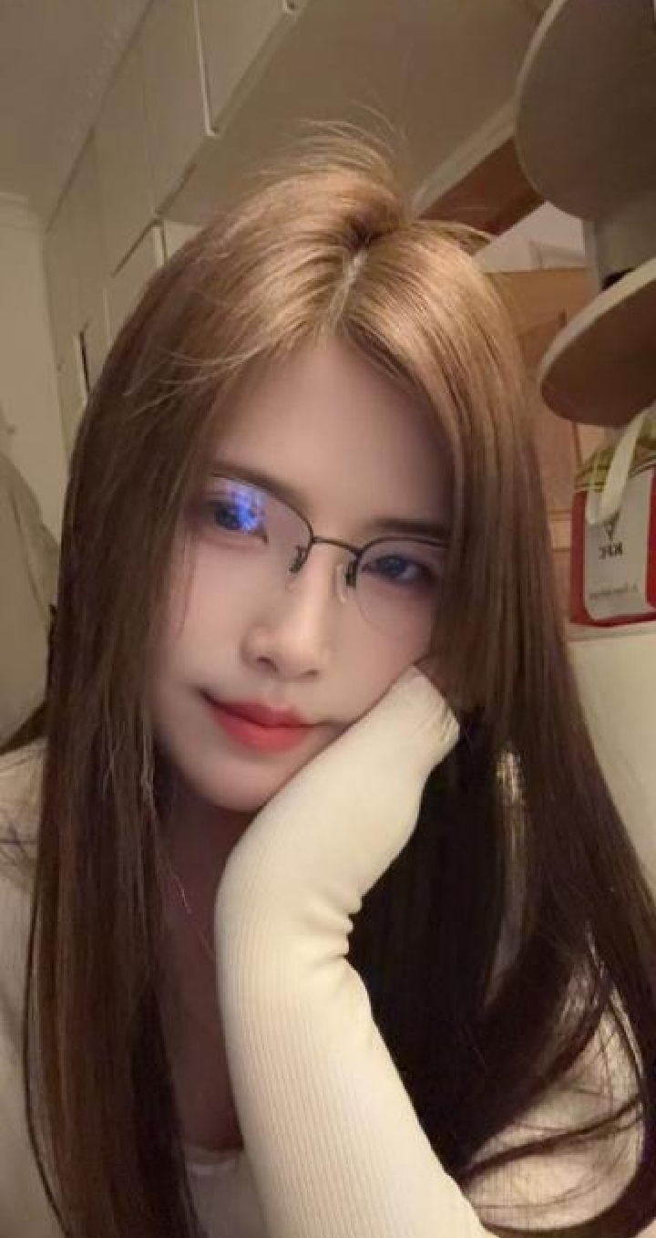 夫子庙极品眼镜尤物子希