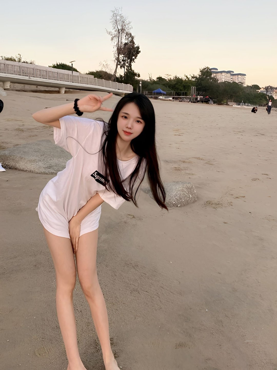 天河岗顶巧巧 苗条身材 性感迷人