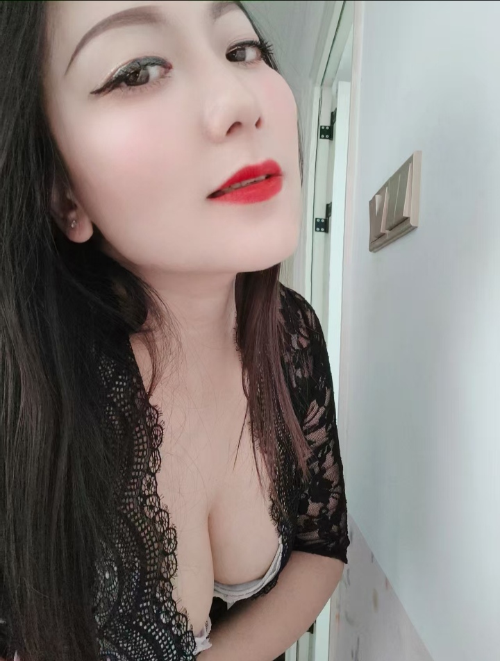 韵味大奶辣妹水蜜桃