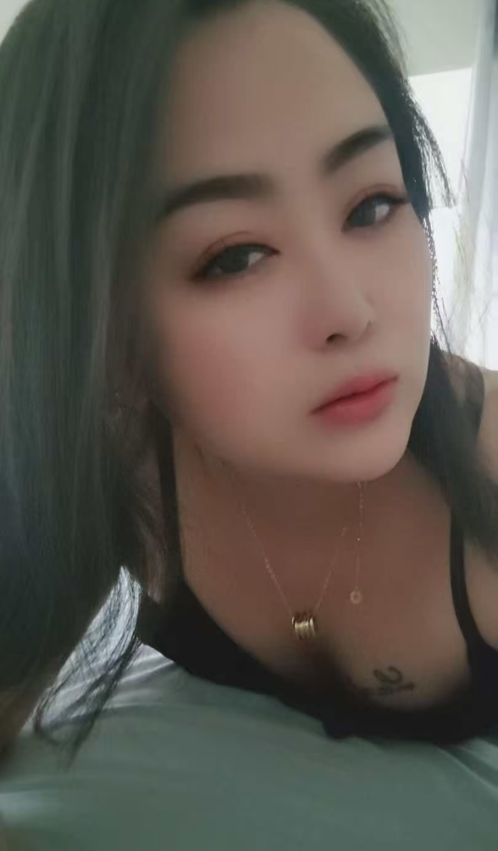 青山美艳御姐爱马仕