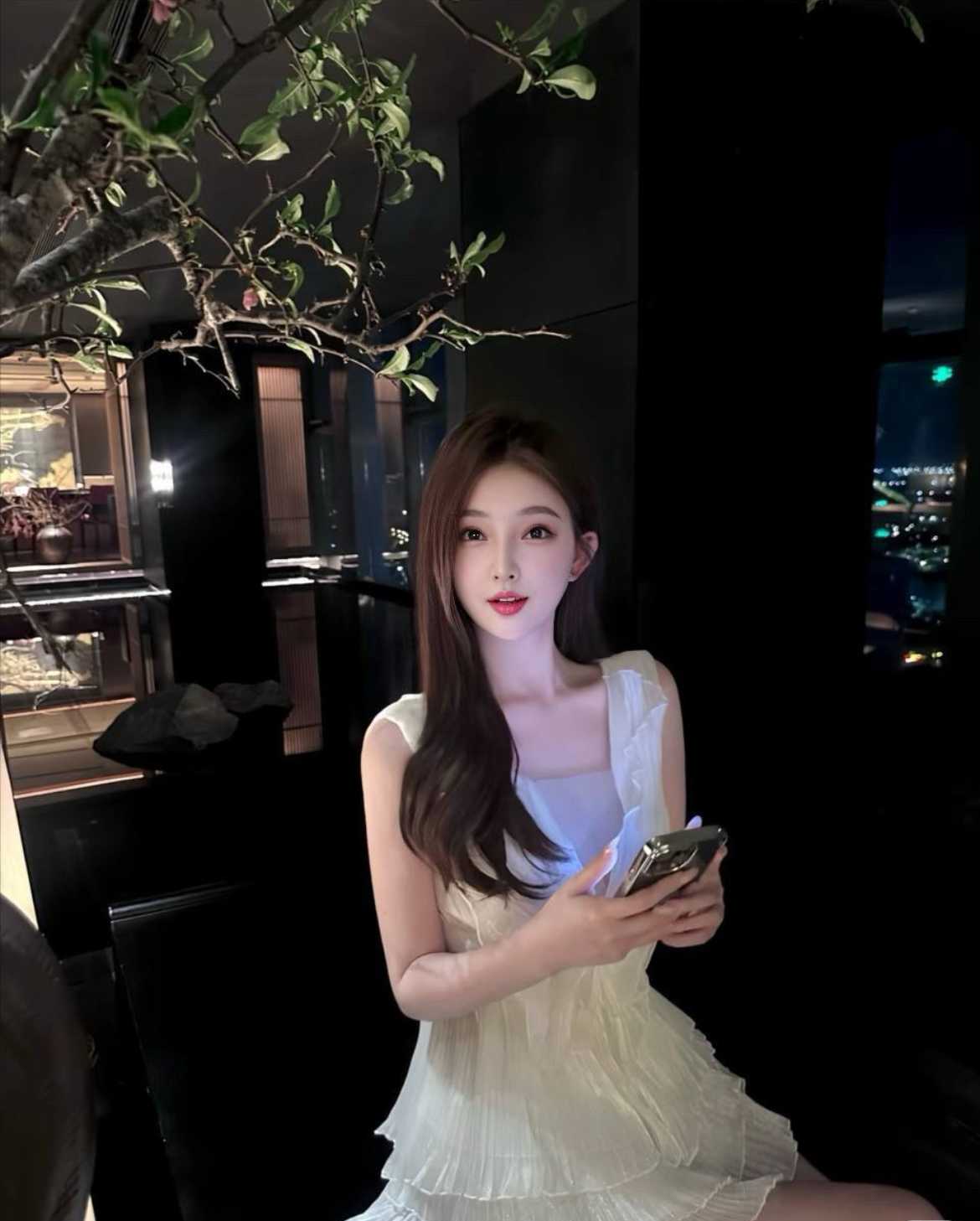 闵行04年极品冷白皮新人