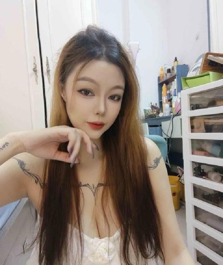 天涯大胸辣妹朵朵