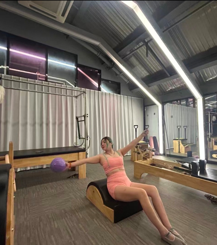 运动系纯欲小妮子