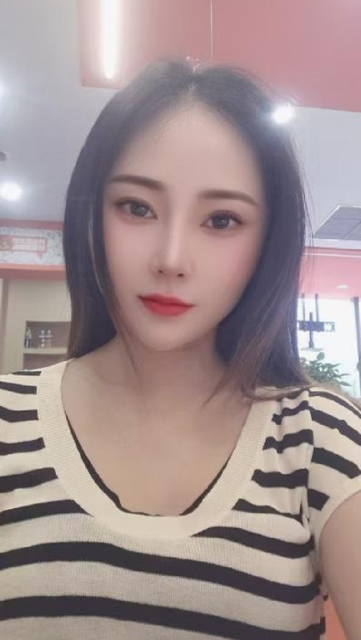 解锁美乳心怡妹妹