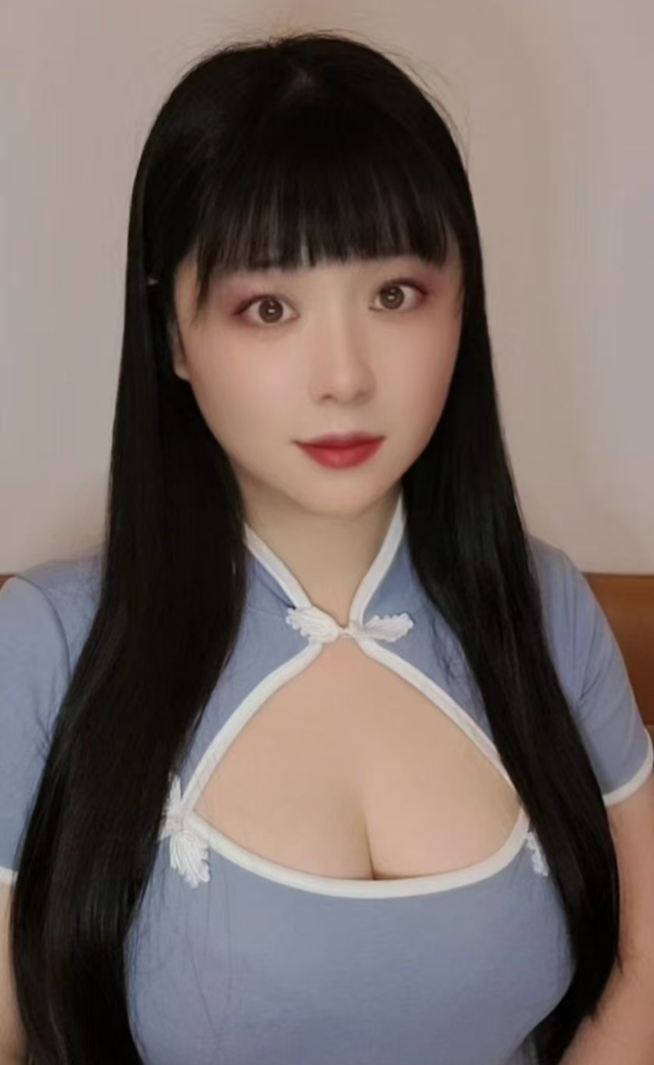 情趣美乳小少妇樱花