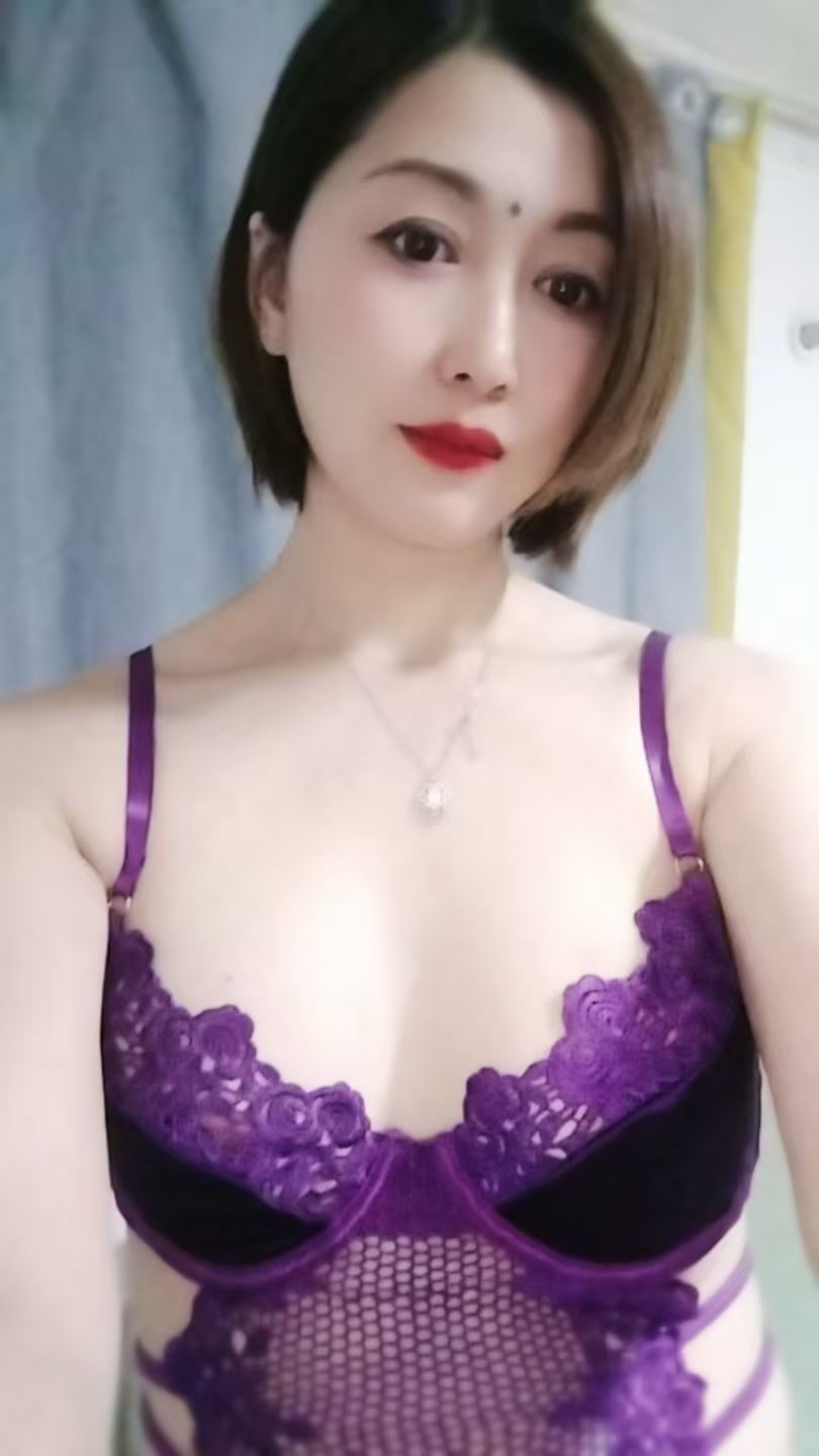 朝阳翘臀sao气少妇