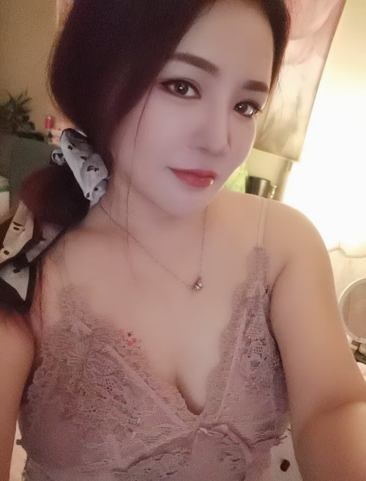 玄武美艳小少妇彤彤