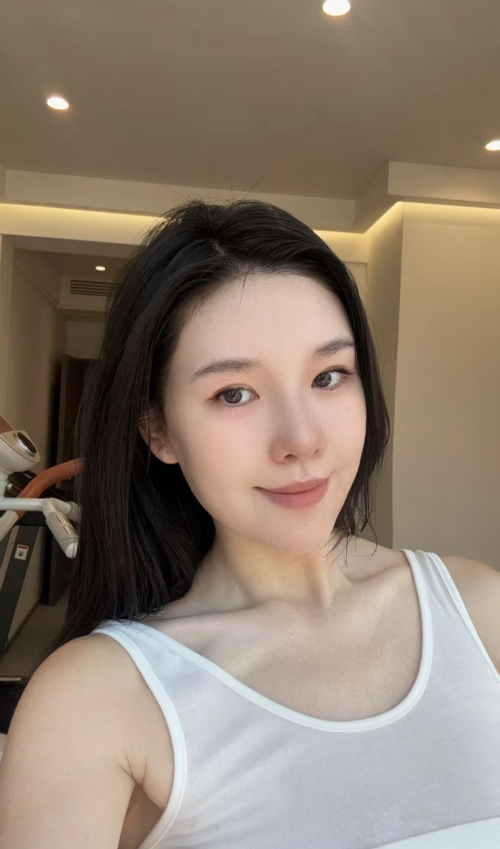 宝安瑜伽美妞佳佳